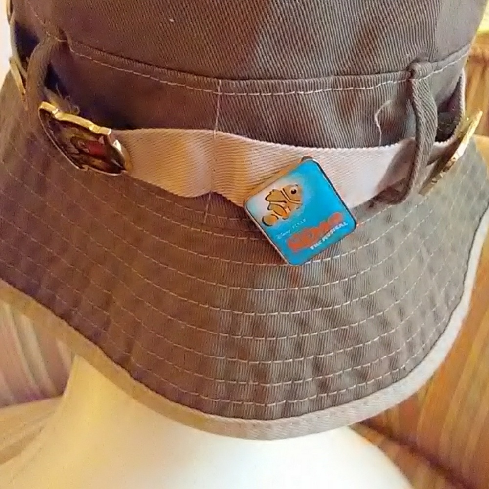 DISNEY PARKS HAT/COLLECTIBLE PINS - Picture 2 of 8